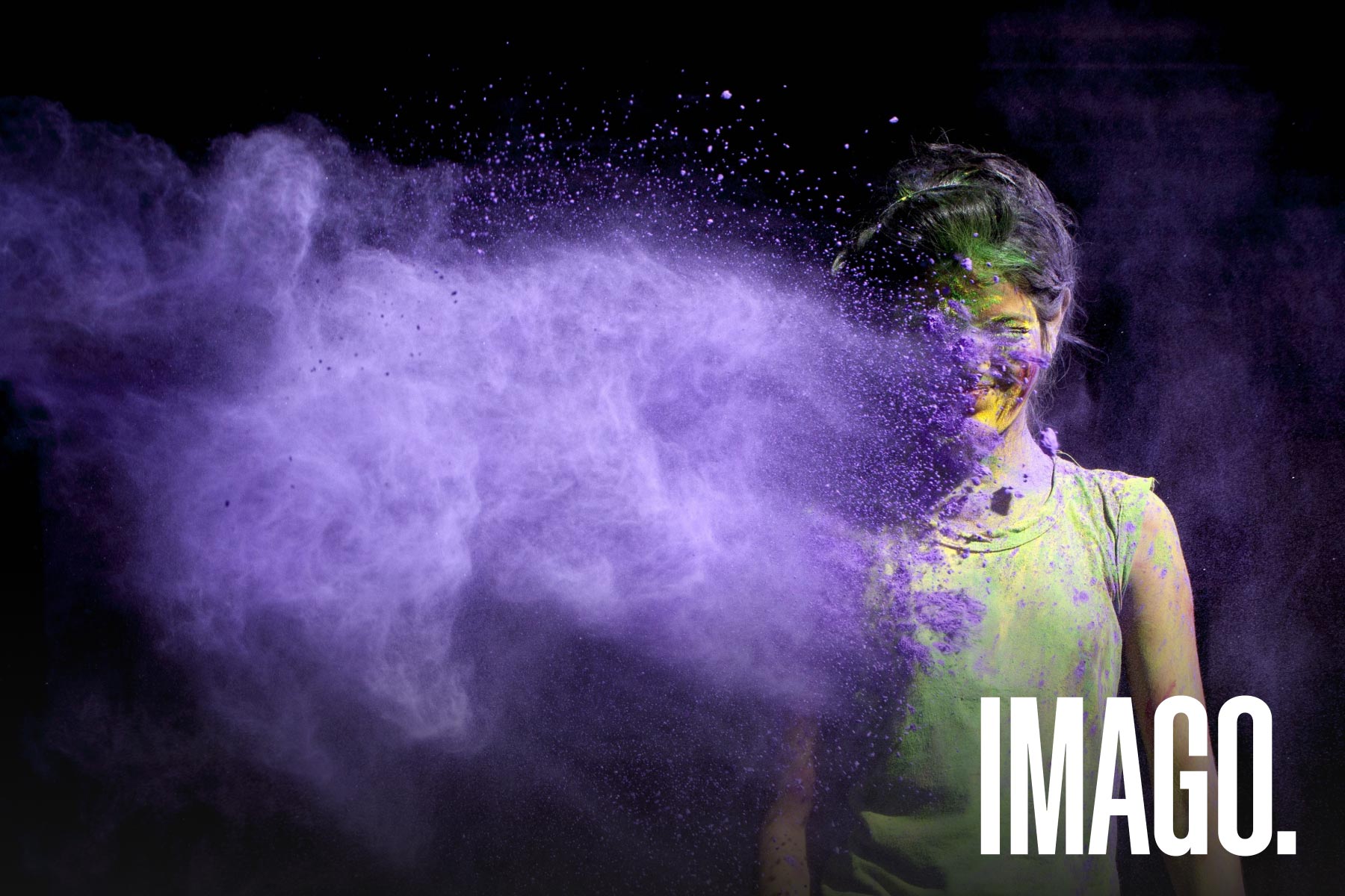 Ayolning kokragini sut bilan sorishi aks etgan seks videosi (ruscha video)