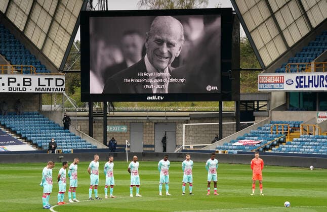 Fußball, Anteilnahme nach dem Tod von Prinz Philip in den Stadien in England