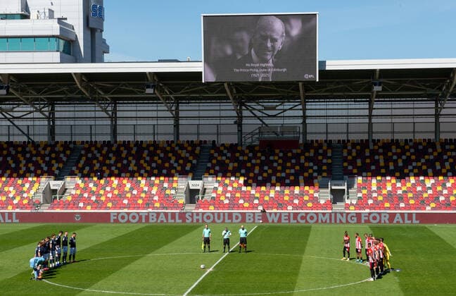 Fußball, Anteilnahme nach dem Tod von Prinz Philip in den Stadien in England