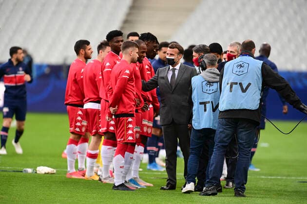 Fußball, Coupe de France Finale, Präsident Macron vor dem Spiel