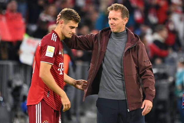 Fußball, FC Bayern München, Josip Stanisic positiv auf Coronavirus getestet - Archivbilder
