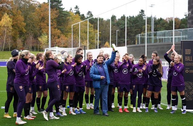 Fußball, Damen, Carol Thomas wird in Hall of Fame des Englischen Fußballs aufgenommen