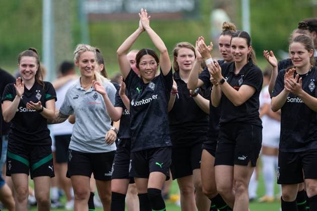 Fußball, Frauen, Borussia Mönchengladbach feiert den Aufstieg in die 2. Bundesliga