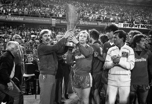 Fußball, Historie, Eintracht Frankfurt gewinnt 1980 den UEFA-Pokal