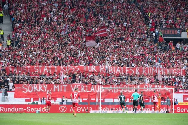 Fußball, Zuschauerzahl in der Frauen-Bundesliga hat sich verdreifacht, Archivbilder