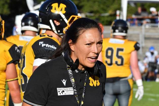 NFL, Nadine Nurasyid wird in den Coaching Staff der Indianapolis Colts aufgenommen, Archivbilder