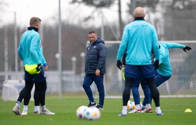 Fußball, 2. BL, Hertha BSC Pressekonferenz und Training