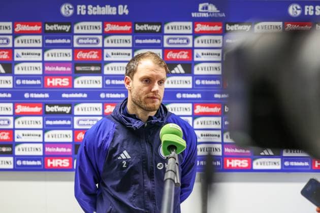 Fußball, 2. BL, FC Schalke 04, Pressekonferenz
