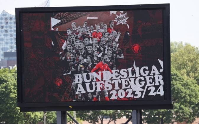 Fußball, FC St. Pauli und Holstein Kiel steigen in die Bundesliga auf