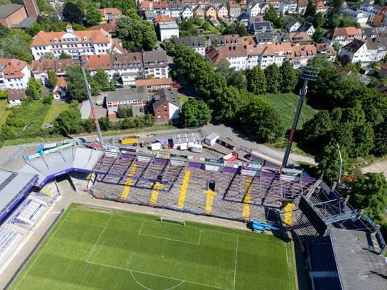 Fußball, 2. BL, VfL Osnabrück, Baufälliges Dach an Stadion Bremer Brücke abgebaut