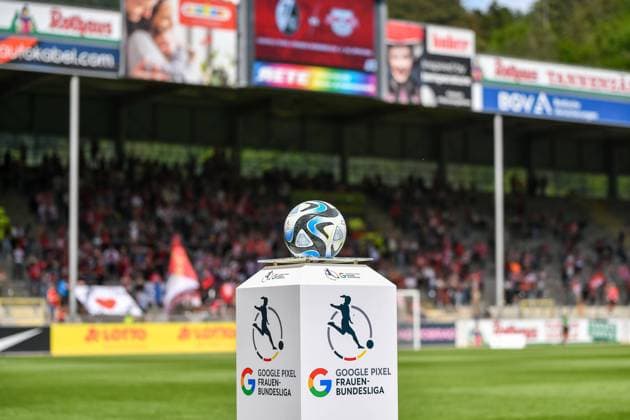 Fußball, Frauen, Bundesliga wird ab der Saison 2025 26 mit 14 Mannschaften gespielt - Archivbilder