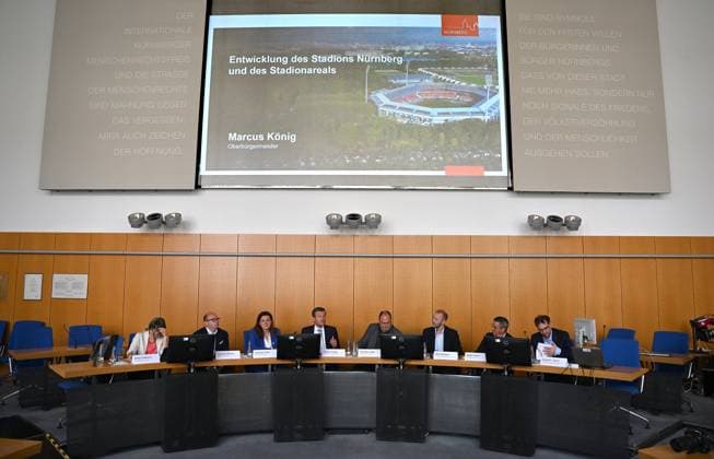 Fußball, 2. BL, 1. FC Nürnberg Pressekonferenz zur Entwicklung des Stadions
