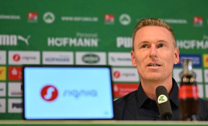 Fußball, 2. BL, SpVgg Greuther Fürth, Pressekonferenz mit Trainer Leo Haas