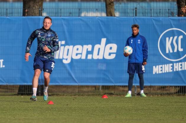 Fußball, 2. BL, Karlsruher SC, Trainingsauftakt