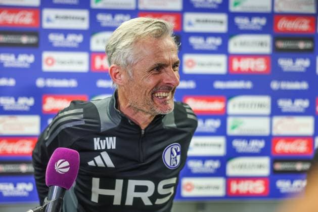 Fußball, 2. BL, FC Schalke 04, Pressekonferenz mit Kees van Wonderen