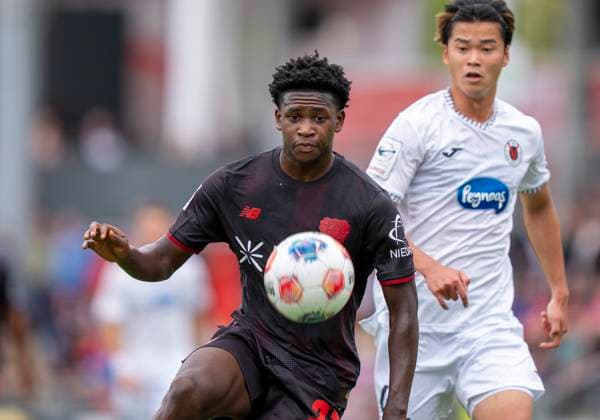Fußball, Bayer 04 Leverkusen, Jeremiah Mensah erhält einen Profivertrag, Archivbilder