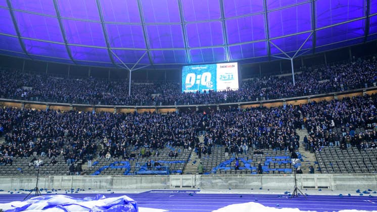 Fußball, 2. BL, Fanprotest bei Hertha BSC - FC Schalke 04