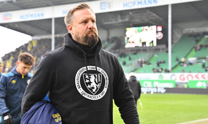Fußball, 2. BL, Eintracht Braunschweig trennt sich von Trainer Heiner Backhaus, Archivbilder