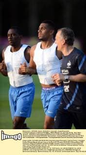 Fussball, EURO 2012, Frankreich trainiert mit Bleiwesten