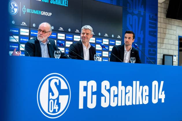 Fußball, 2. BL, Pressekonferenz, Vorstellung der BEUMER Group als neuer Hauptsponsor des FC Schalke 04