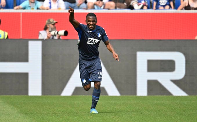 Fußball, Bazoumana Toure vor Wechsel zu Newcastle, Archivbilder