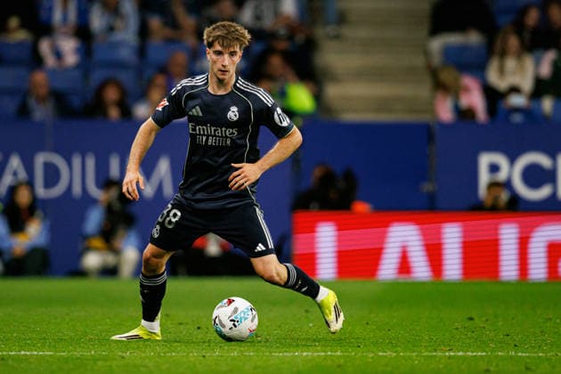 Fußball, Cesar Palacios wechselt von Real Madrid zum FC Fulham, Archivbilder
