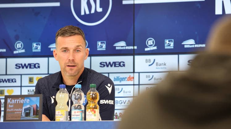 Fußball, 2. BL, Karlsruher SC, Pressekonferenz