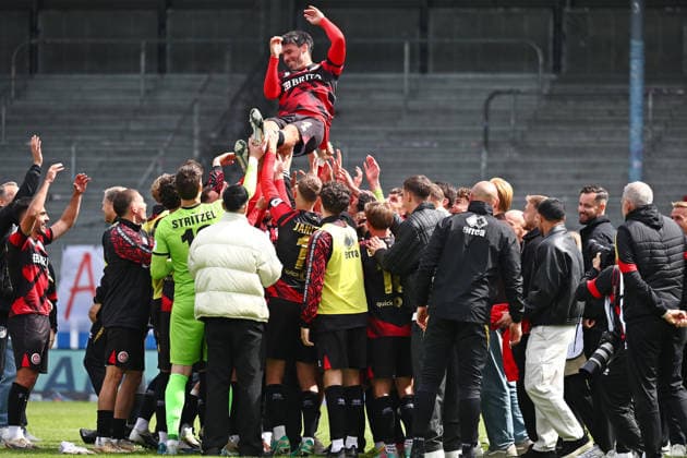 Fußball, 3. Liga, SV Wehen Wiesbaden verabschiedet Sascha Mockenhaupt