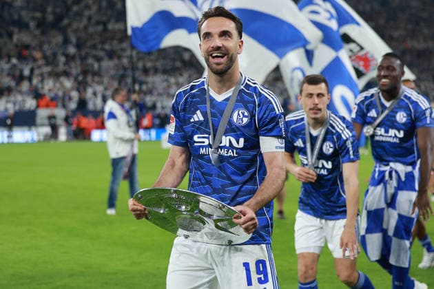 Fußball, FC Schalke 04, Kenan Karaman ist Spieler der Saison, Archivbilder