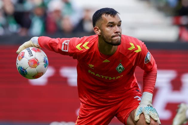 Fußball, SC Freiburg verpflichtet Torhüter Mio Backhaus, Archivbilder