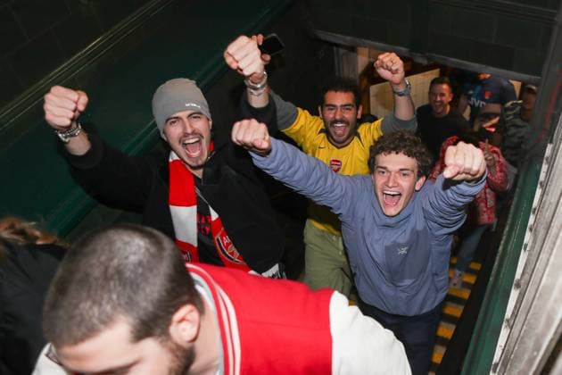 Fußball, England, FC Arsenal Fans feiern den Gewinn der Meisterschaft