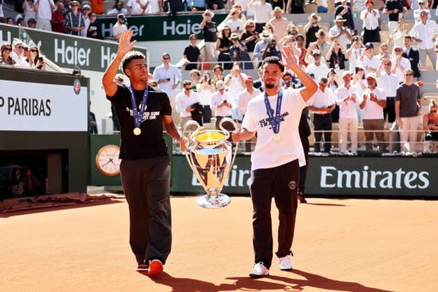 Tennis, French Open, Tag 9, PSG-Stars präsentieren Champions-League-Trophäen in Roland-Garros