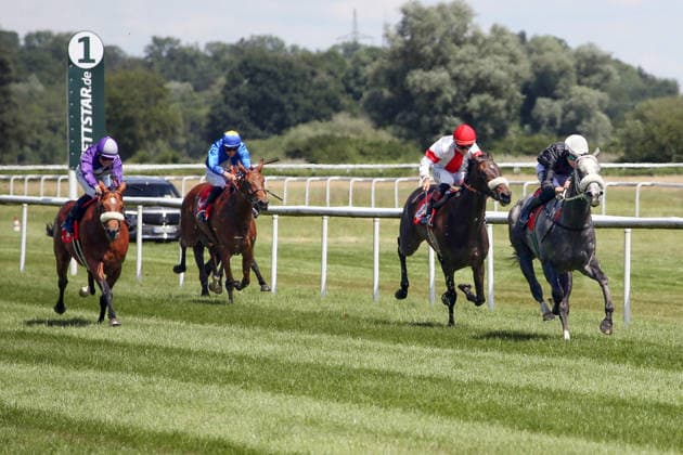 Pferdesport, Galopp, Renntag in Iffezheim
