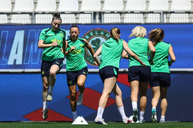Fußball, Frauen, Nationalteam Irland, Training und Pressekonferenz