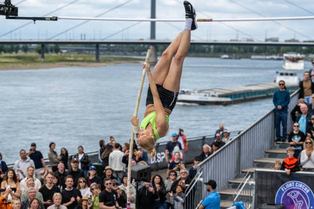 Leichtathletik, Stabhochsprung, Flight Circus in Düsseldorf