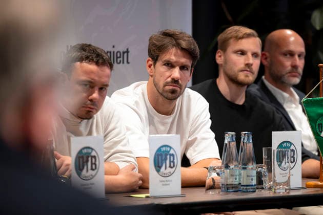 Fußball, RL Nord, VfB Lübeck Mitgliederversammlung zur Ausgliederung in eine GmbH