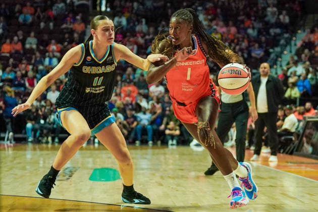 Basketball, WNBA, Connecticut Sun - Chicago Sky