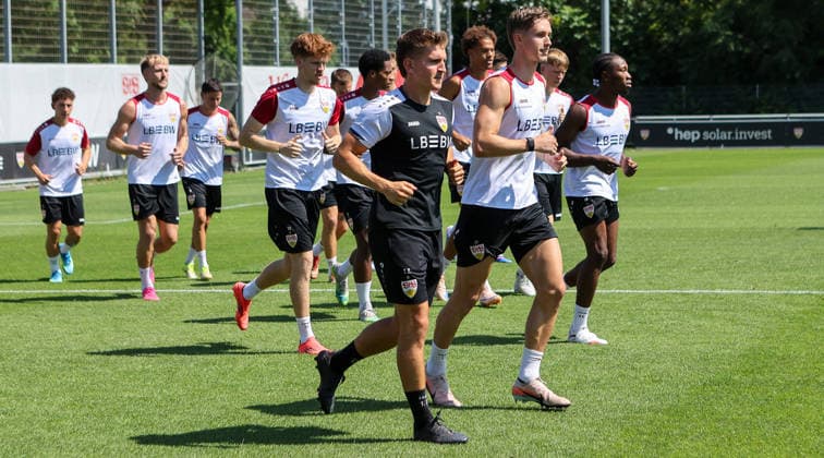 Fußball, 3. Liga, VfB Stuttgart II, Trainingsauftakt