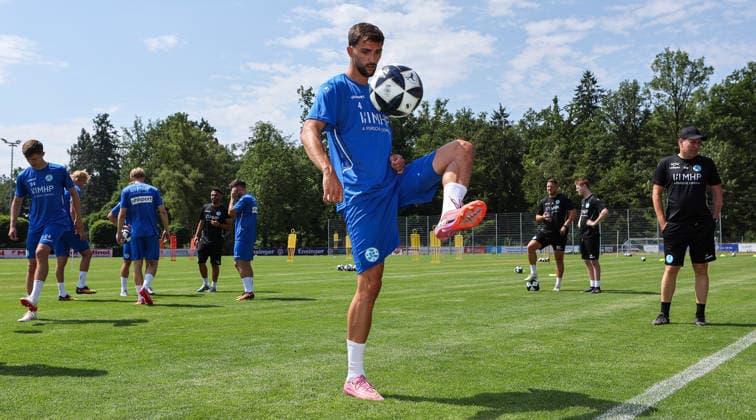 Fußball, RL Südwest, SV Stuttgart Kickers, Trainingsauftakt
