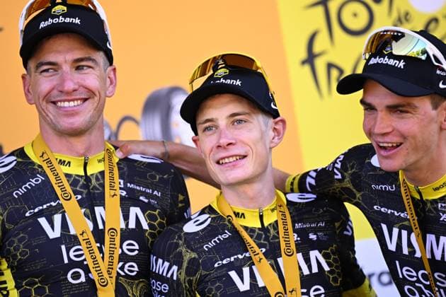 Radsport, Tour de France, 1. Etappe, Team Visma-Lease a Bike gewinnt das Mannschaftszeitfahren