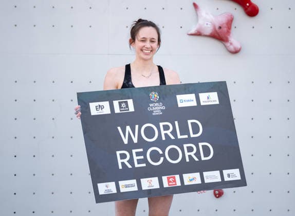 Klettern, Speed Climbing, World Climbing Series in Krakau, Emma Hunt stellt Weltrekord von 5,99 Sekunden auf