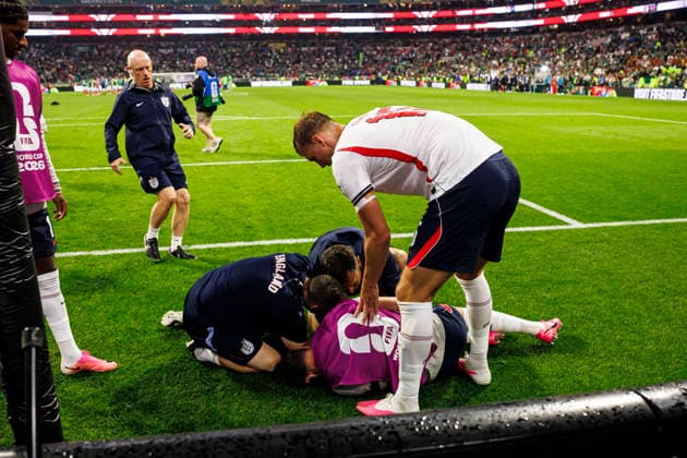 Fußball, FIFA WM 2026, Mexiko -England, Jordan Henderson schwer verletzt