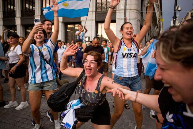 Fußball, FIFA WM 2026, Argentinien - Ägypten, Fans feiern in Madrid