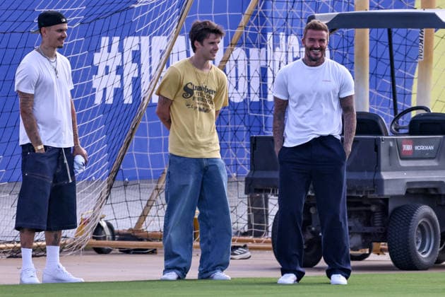 Fußball, FIFA WM 2026, Nationalteam England, David Beckham und seine Söhne besuchen das Training