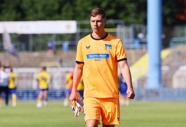 Fußball, Tjark Ernst wechselt von Hertha BSC zu Feyenoord Rotterdam, Archivbilder