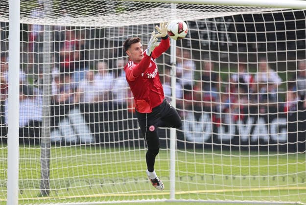 Fußball, Eintracht Frankfurt-Keeper Michael Zetterer wechselt voraussichtlich zu Leeds United, Archivbilder
