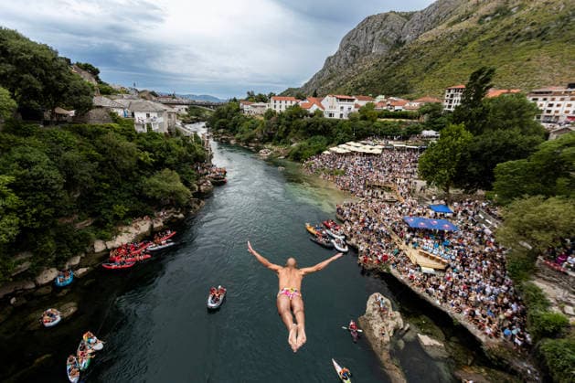 Wasserspringen, Klippenspringen, Old Bridge Diving in Mostar