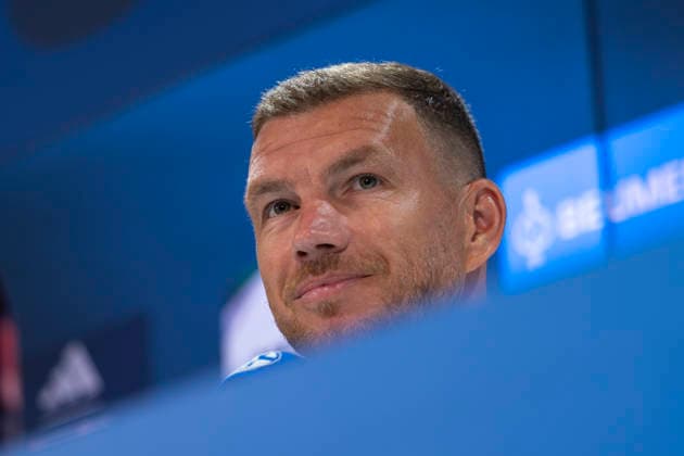 Fußball, 1. BL, FC Schalke 04, Pressekonferenz