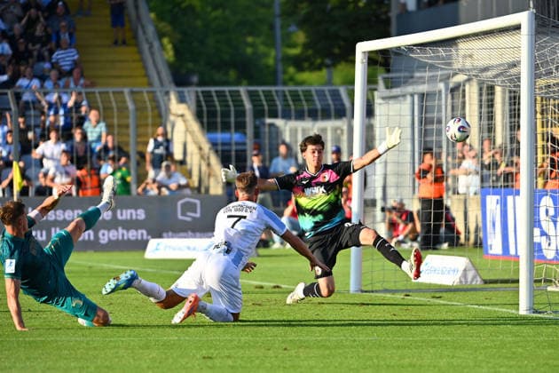 Fußball, RL Bayern, TSV 1860 München - FC Augsburg II