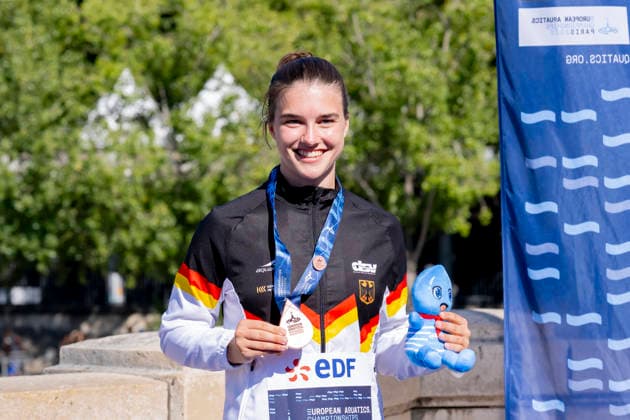 Schwimmen, EM in Paris, Wasserspringen, Frauen, 20m, Maike Elena Halbisch holt Bronze